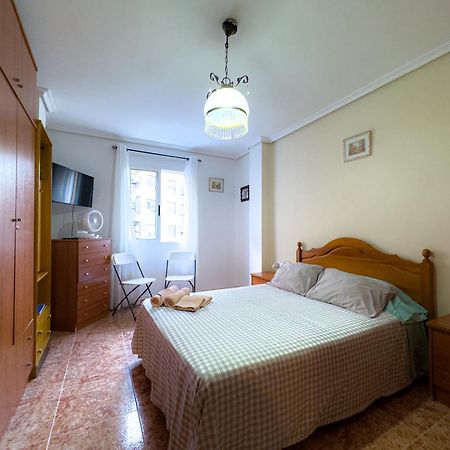 Rooms In Valencia Great Location In Shared Apartment Eksteriør billede