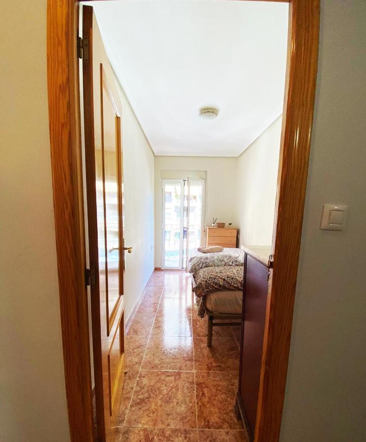 Rooms In Valencia Great Location In Shared Apartment Eksteriør billede